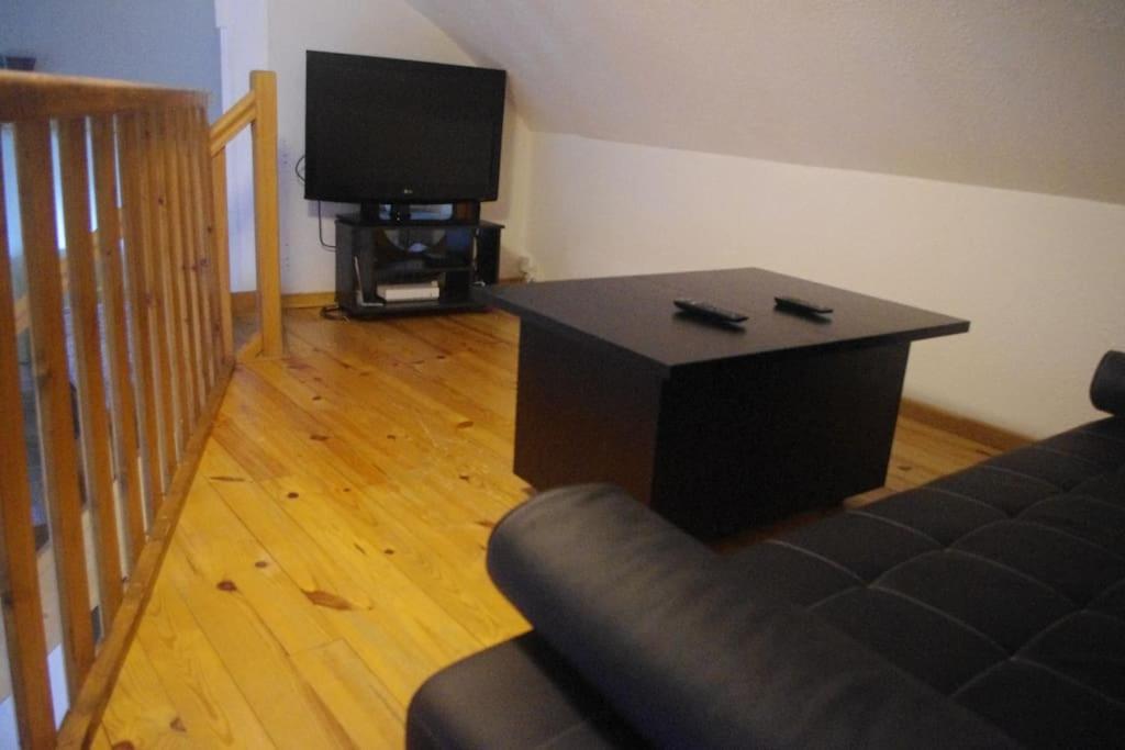 Appartement Rdc Dans Jolie Parc Arbore Beure Extérieur photo